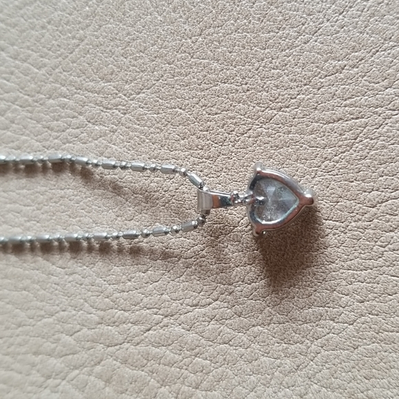 Silver crystal heart necklace - Picture 5 of 10